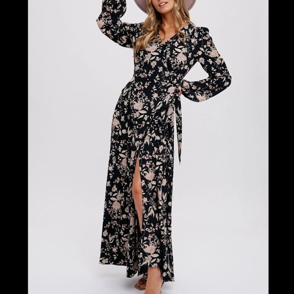 Bluivy Floral Wrap dress size large